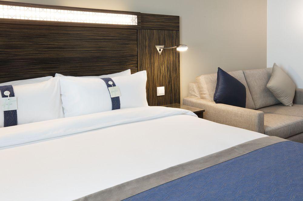 Holiday Inn Express Dubai Safa Park, An Ihg Hotel Zewnętrze zdjęcie