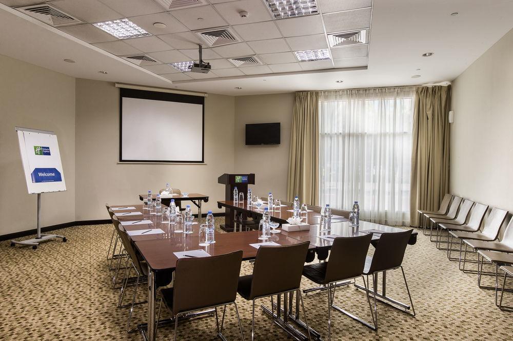 Holiday Inn Express Dubai Safa Park, An Ihg Hotel Zewnętrze zdjęcie